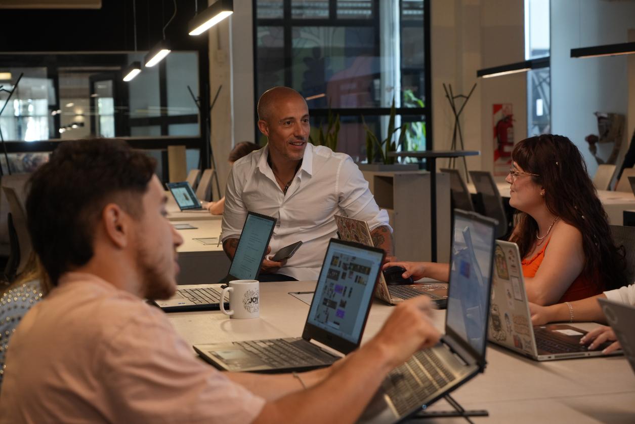 Equipo de especialistas en consultoría y crecimiento corporativo